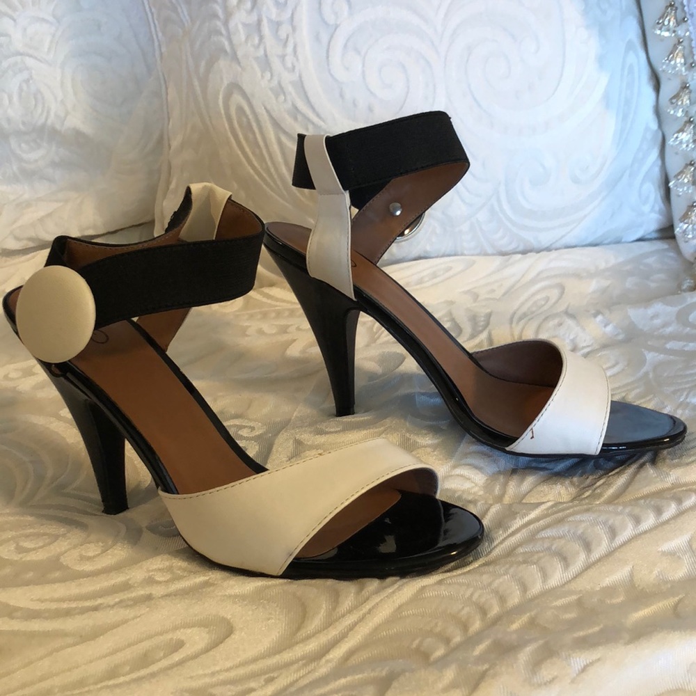 Black and white heel